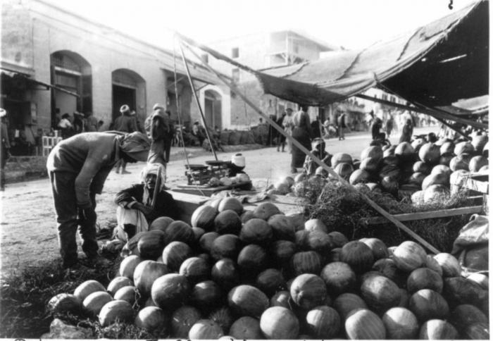Arbūzai palestiniečių turguje. Jafa, 1940 metai.